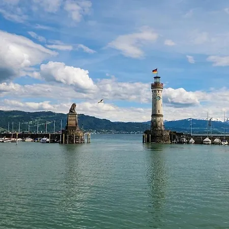 Gemuetliches In Seenaehe Mit Arbeitsplatz شقة لينداو