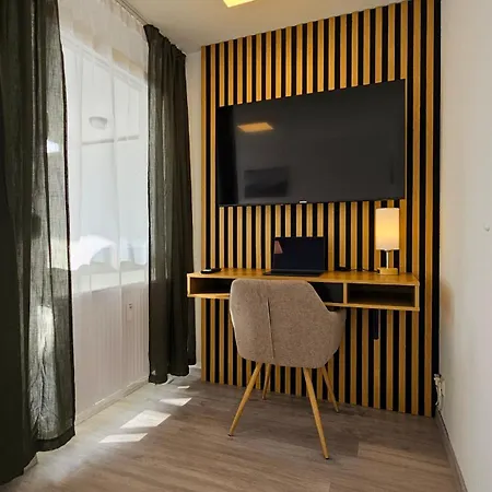 Gemuetliches In Seenaehe Mit Arbeitsplatz لينداو