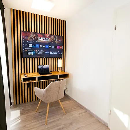 شقة Gemuetliches In Seenaehe Mit Arbeitsplatz لينداو